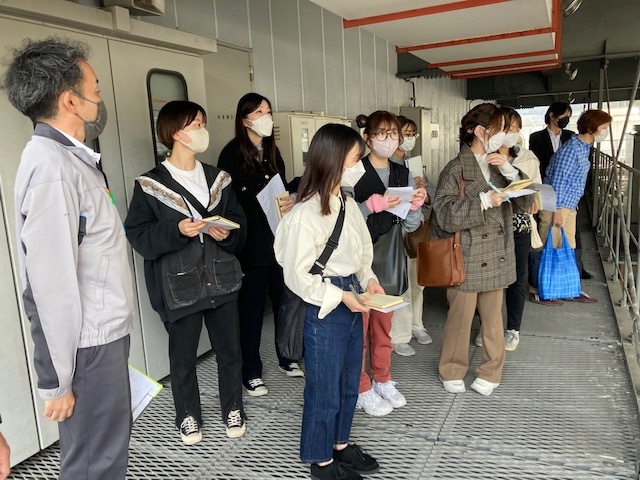 アクロス福岡のビル設備を見学に! 宮城学院女子大学の生活科学部の皆さんをご案内